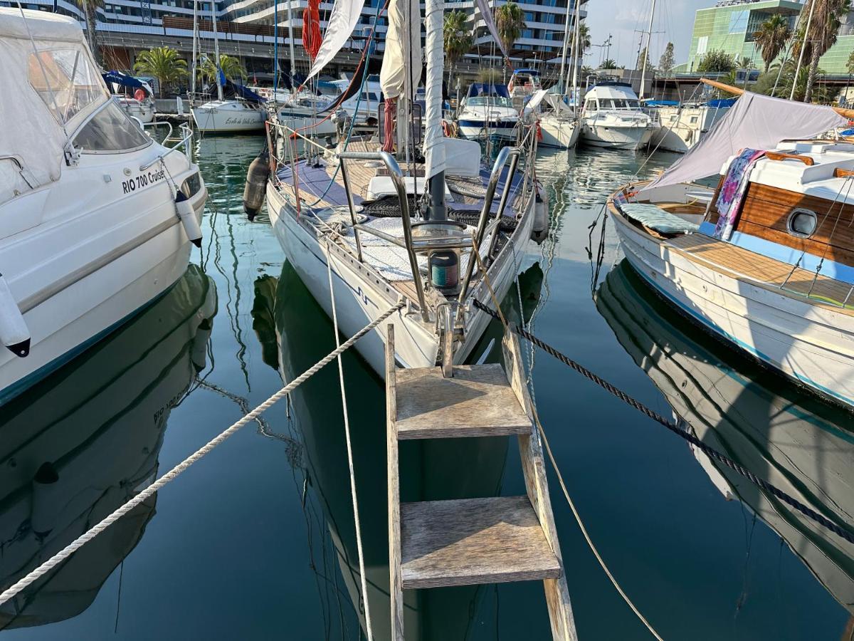 فندق Unique Wooden Sail Yacht + 2 Bikes Included! سان أدريان دي بيزوس المظهر الخارجي الصورة