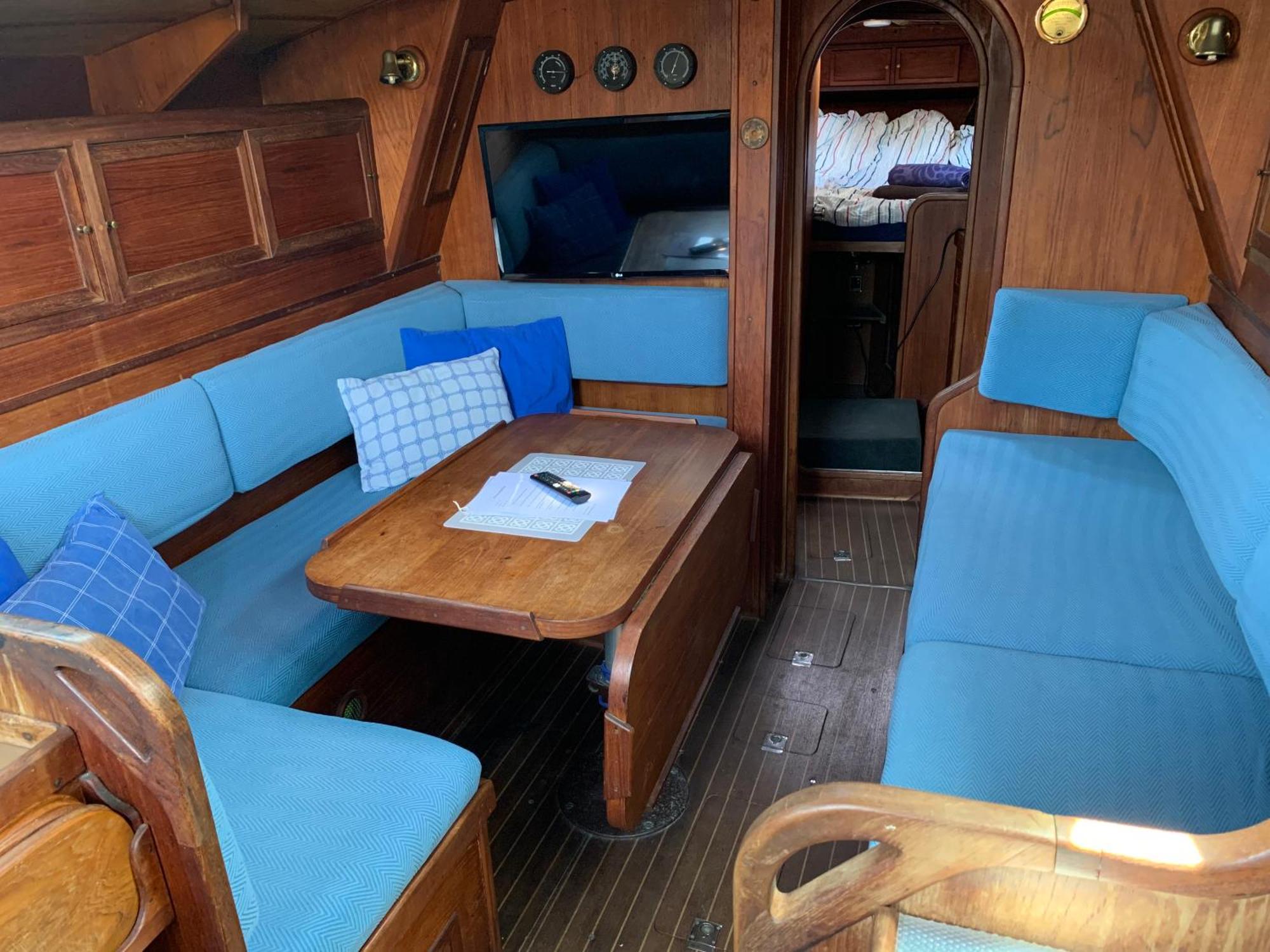 فندق Unique Wooden Sail Yacht + 2 Bikes Included! سان أدريان دي بيزوس المظهر الخارجي الصورة