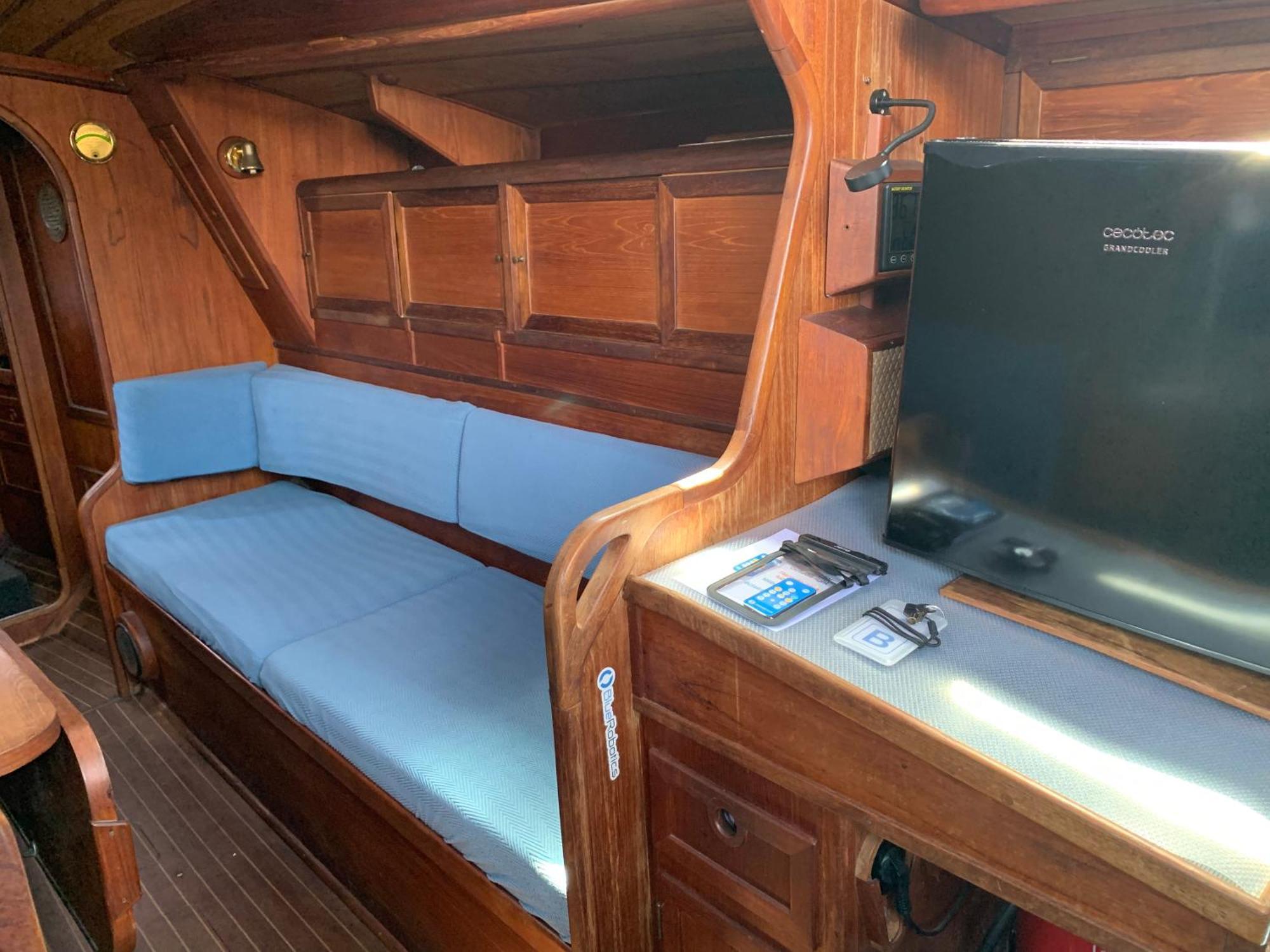 فندق Unique Wooden Sail Yacht + 2 Bikes Included! سان أدريان دي بيزوس المظهر الخارجي الصورة